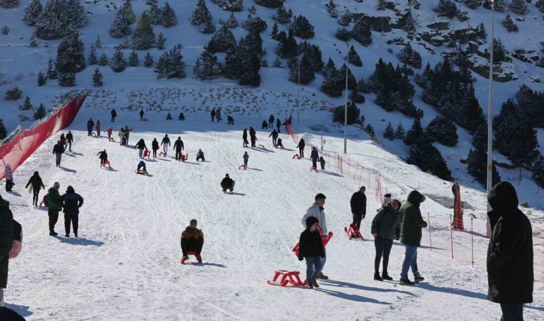Erzincan’da etkili olan kar yağışı ve olumsuz hava koşulları nedeniyle