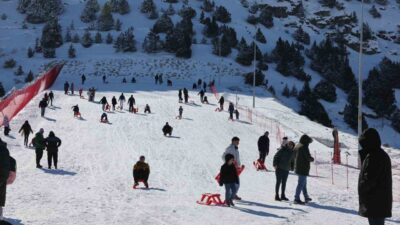 Erzincan’da etkili olan kar yağışı ve olumsuz hava koşulları nedeniyle