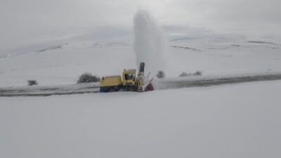 Erzincan genelinde etkili olan kar yağışı nedeniyle bazı ilçelerde köy