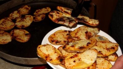 Teknolojinin gelişmesiyle soba kültürünün yok olmaya yüz tuttuğu Erzincan’da, çay