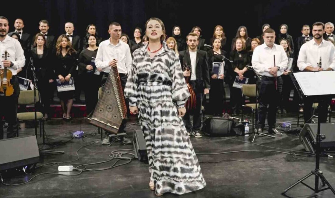 Bestekar ve koro yönetmeni Sıtkı Sahil ile kızı Dr. Derya