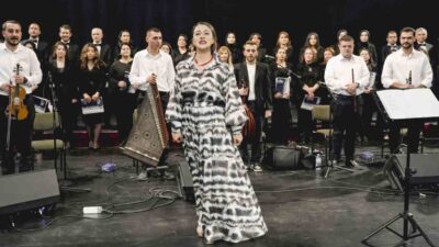 Bestekar ve koro yönetmeni Sıtkı Sahil ile kızı Dr. Derya