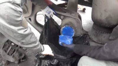 Esenyurt’ta, polis ekiplerince ağır tonajlı bir araç lastiği jantına gizlenmiş