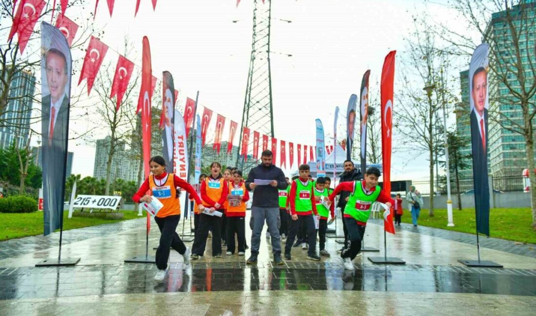 Esenyurt Belediyesi tarafından Vadi Esenyurt Parkı’nda düzenlenen oryantiring turnuvası, çocukların