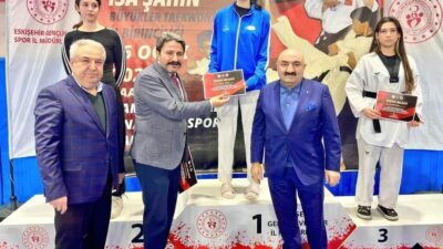 Eskişehir’de düzenlenen İsa Şahin Büyükler Taekwondo İl Şampiyonası’nda sporcular dereceye