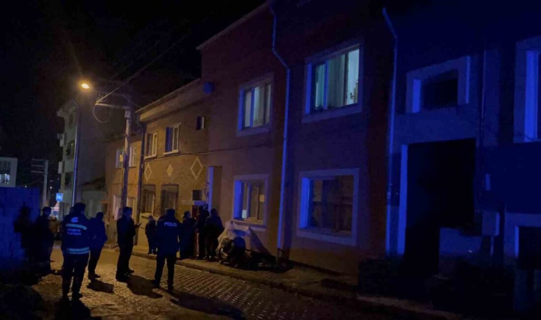 Eskişehir’de üçüncü kattaki dairenin penceresinden düşen şahıs ağır yaralandı. Olay,