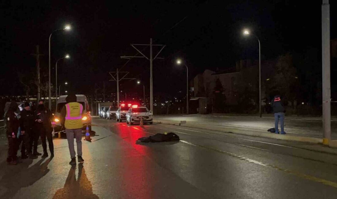 Eskişehir’de otomobilin süratle çarpması sonucunda ölen yayaların kimlikleri belli oldu.