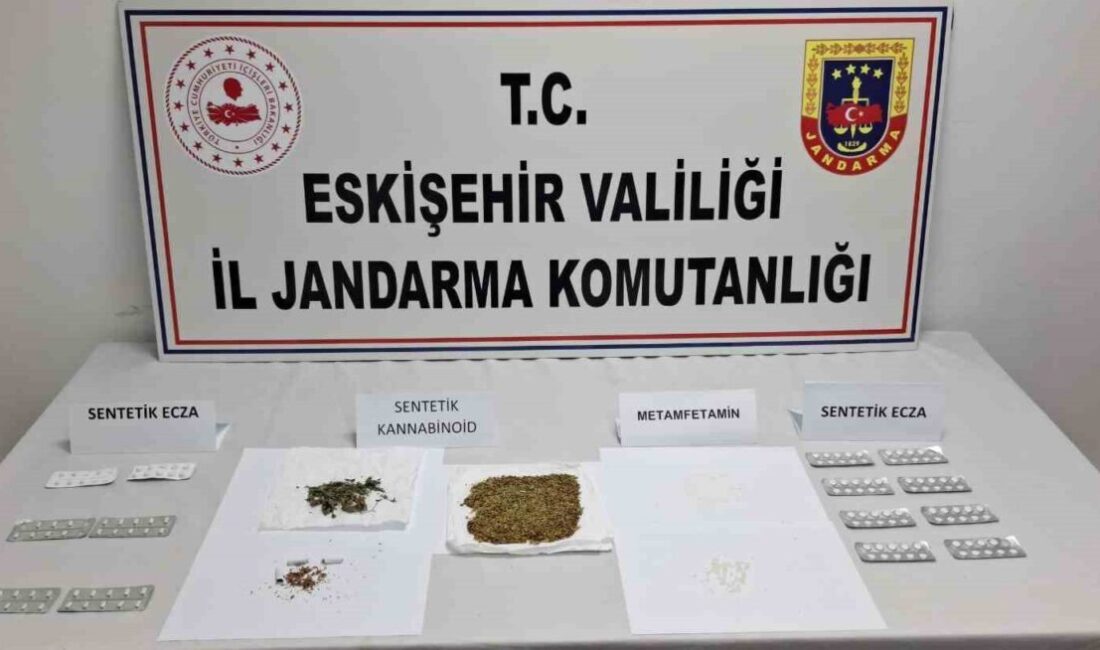 Eskişehir İl Jandarma Komutanlığı ekiplerinin düzenlediği operasyonunda çok miktarda uyuşturucu