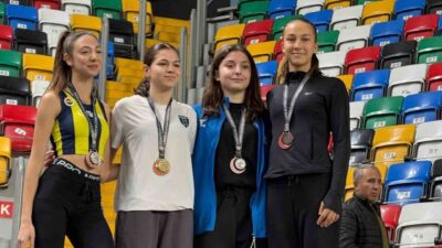 Cüneyt Koryürek U20 Türkiye Salon Şampiyonası’na Eskişehir’den katılan Sudenaz Bayram,