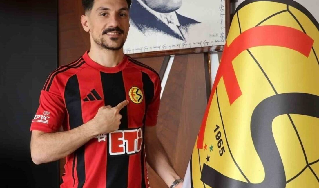Eskişehirspor, transfer çalışmaları kapsamında 25 yaşındaki sol bek oyuncusu Recep