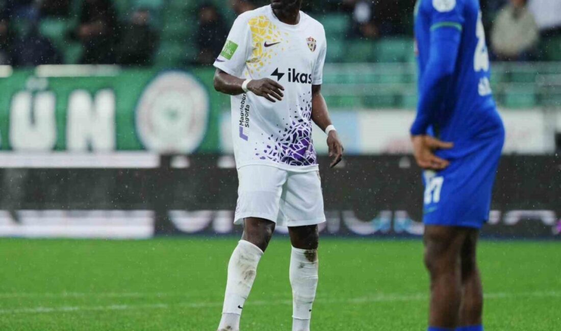 Eyüpspor, 33 yaşındaki Senegalli futbolcu Mame Thiam ile yolların ayrıldığını