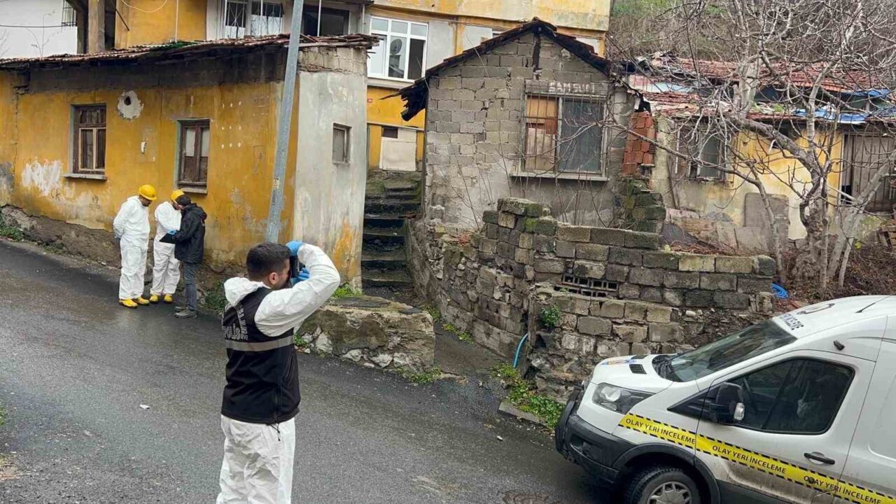 Eyüpsultan’da bir gecekonduda çıkan yangında 65 yaşındaki Eray Yavaş hayatını