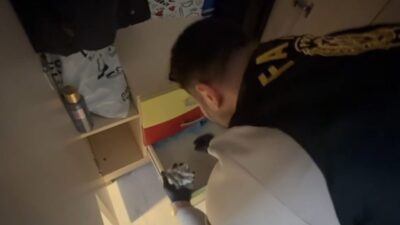 İstanbul’un Fatih ilçesinde, bir eve henüz bilinmeyen bir nedenle ateş