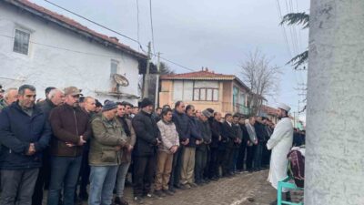 Eskişehir’de dün gece otomobilin çarpması sonucunda hayatını kaybeden 3 kişiden