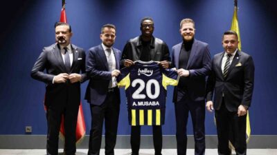 Fenerbahçe, 25 yaşındaki kanat oyuncusu Anthony Musaba’yı kadrosuna kattı. Hollandalı