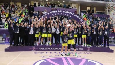 Denizli Pamukkale Üniversitesi Spor Salonu’nda oynanan Halkbank Kadınlar Türkiye Kupası