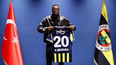 Fenerbahçe’nin kadrosuna kattığı Anthony Musaba, kulüp tarihinin 8. Hollandalı futbolcusu
