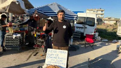 Antalya’nın Serik ilçesinde bir vatandaş, Türk müziğinin unutulmaz sanatçılarından Ferdi