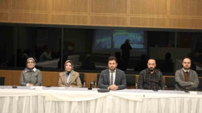 Elazığ Fethi Sekin Şehir Hastanesi’nde yapılan toplantıda klinik hizmetleri değerlendirildi.