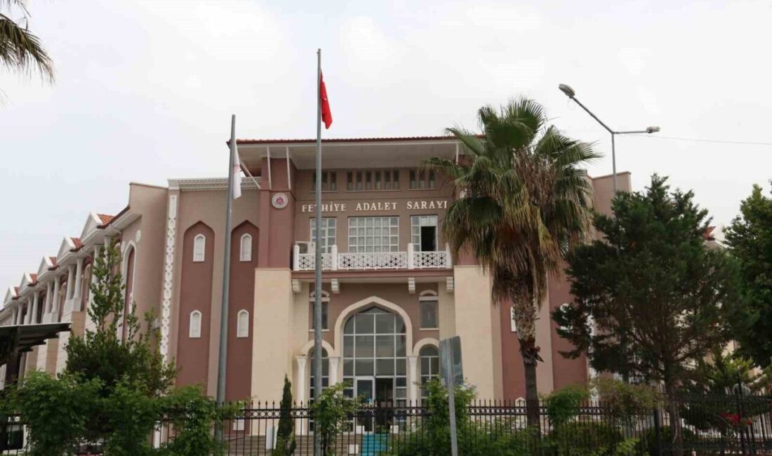 Fethiye’de eşini tüfekle yaralayan Veli K. çıkarıldığı adli makamlarca tutuklandı.