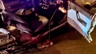 Erzincan’da iki otomobilin çarpışması sonucu meydana gelen trafik kazasında 4