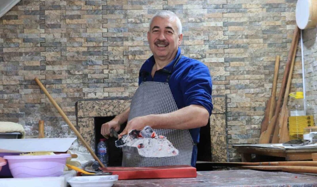 Eskişehir’deki pide ustası Mustafa Çubuk, modern ısıtıcılara inat 35 yıldır