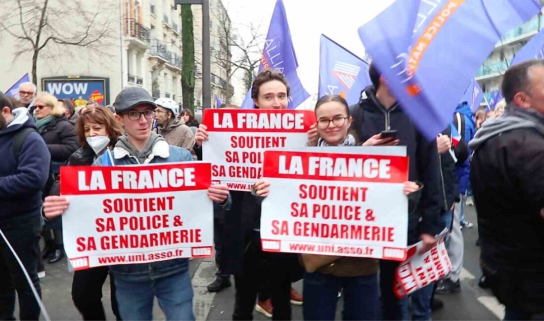 Fransa’nın yaklaşık 20 büyük kentinde binlerce polis çalışanı ve sivil,