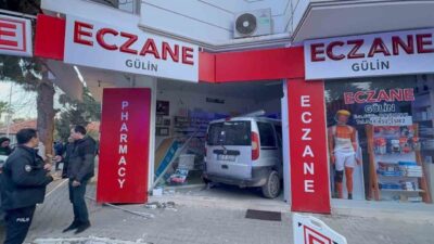 Muğla’nın Datça ilçesinde iddiaya göre fren yerine gaza basan sürücü