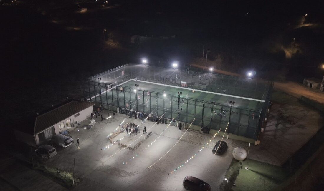 Bursa’nın Kestel ilçesinde düzenlenen Geleneksel Güner Botanik Futbol Turnuvası, gençleri