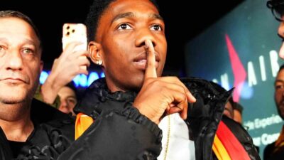 Galatasaray’ın transferi konusunda anlaşma sağladığı Kolombiyalı futbolcu Yaser Asprilla, İstanbul’a