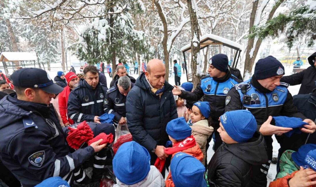 Gaziantep Büyükşehir Belediyesi, beyaza bürünen kentte karın tadını çıkaran çocukların