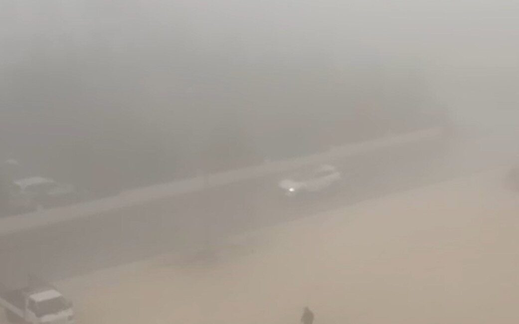 Gaziantep’te sabah saatlerinde yoğun sis ve yağışlı hava etkili oldu.