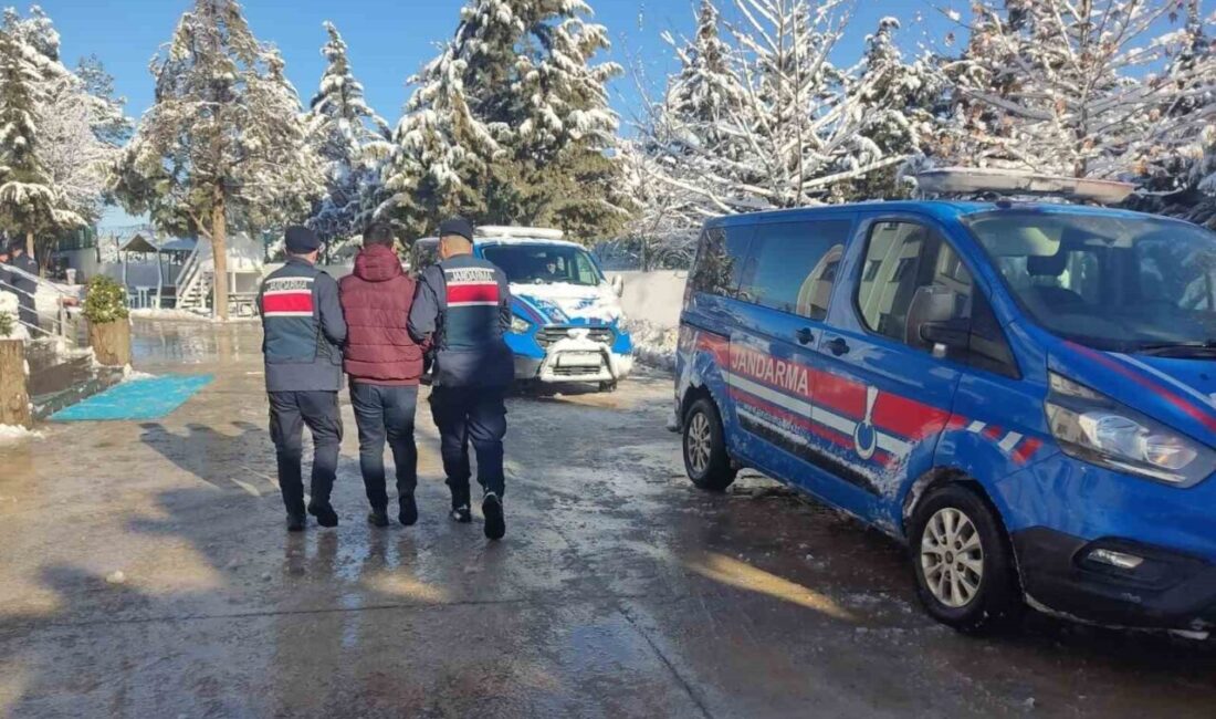 Gaziantep’te jandarma ekiplerinin yol kontrol faaliyetleri esnasında 9 düzensiz göçmen