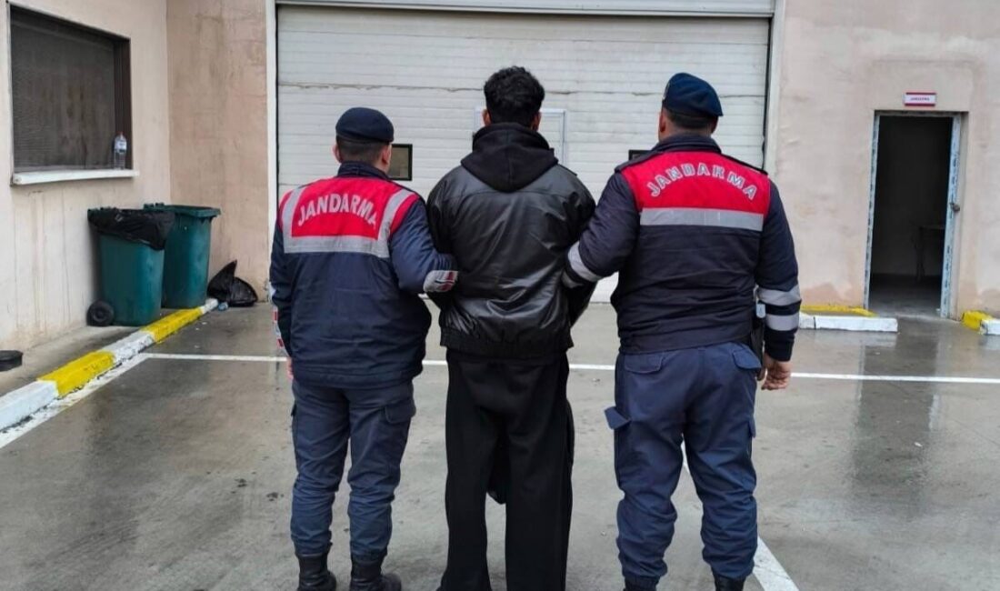 Gaziantep’te jandarma ekipleri tarafından 12 yıl kesinleşmiş hapis cezasıyla aranan