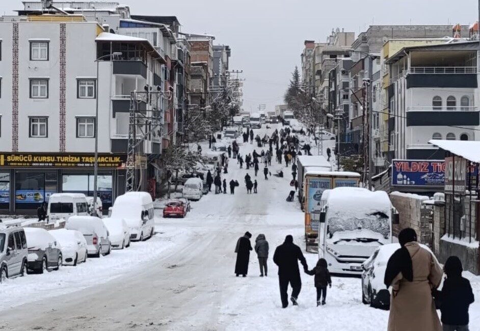 Gaziantep’te kar ve yeni yıl nedeniyle okulların tatil edilmesini fırsat