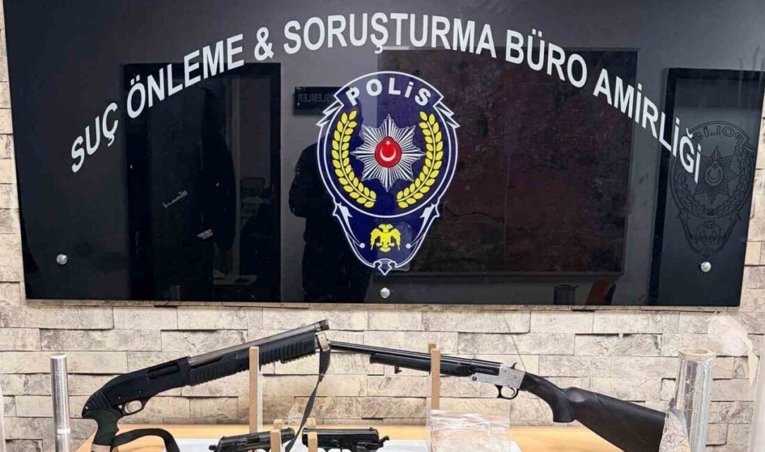 Gaziantep’te polis ekiplerince yapılan 2 ayrı çalışmada 5 adet ruhsatsız