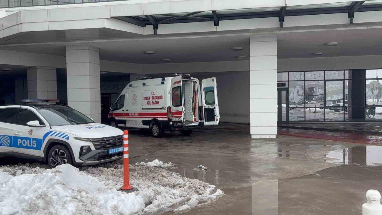 Gaziantep’te bir kadın, boşandığı eski kocası tarafından başına kezzap dökülerek