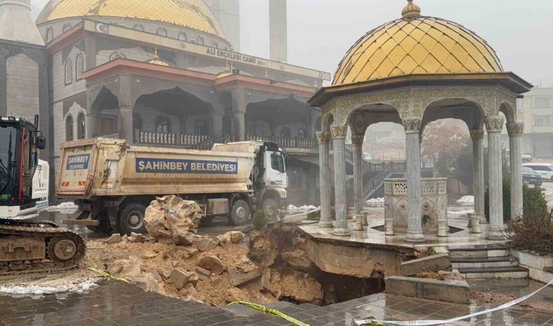 Gaziantep’te iki gündür etkili olan yoğun yağış nedeniyle bir caminin