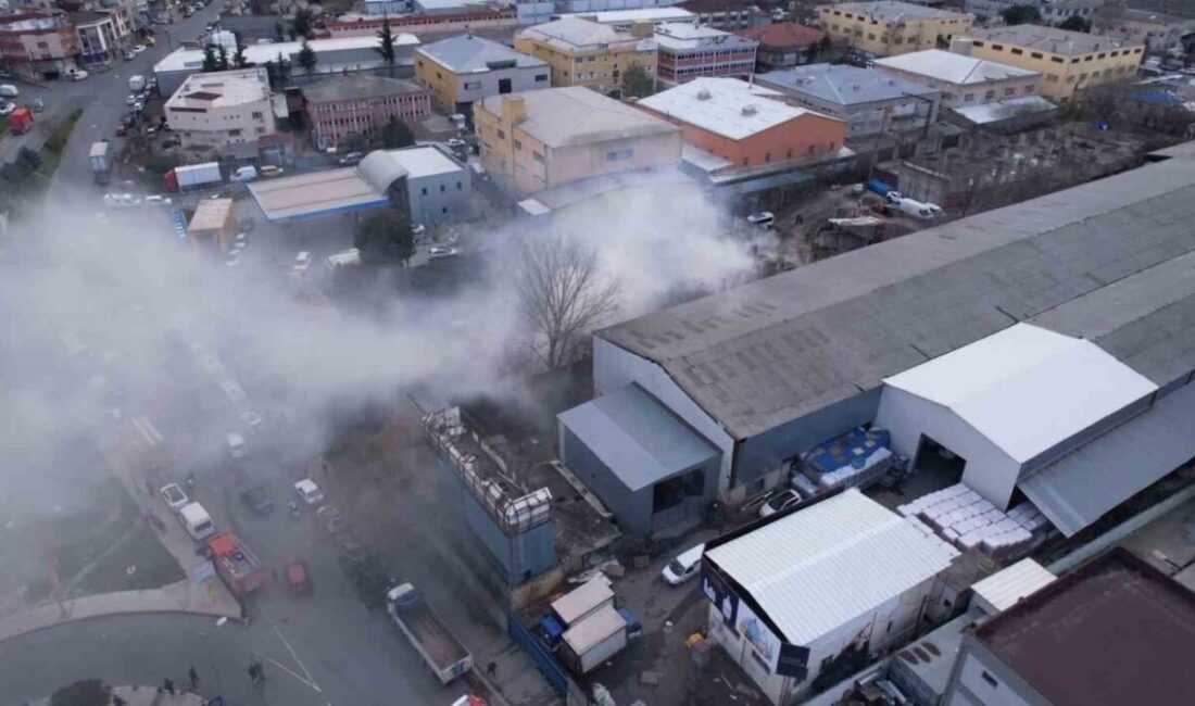 İstanbul Gaziosmanpaşa’da tek katlı avize atölyesinin deposunda çıkan yangın söndürüldü.