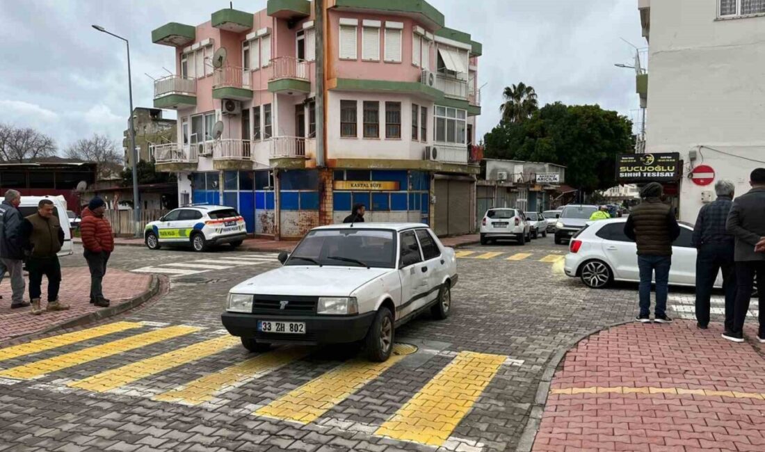 Antalya’nın Gazipaşa ilçesinde otomobil ile motosikletin çarpışması sonucu meydana gelen