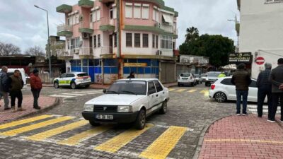 Antalya’nın Gazipaşa ilçesinde otomobil ile motosikletin çarpışması sonucu meydana gelen