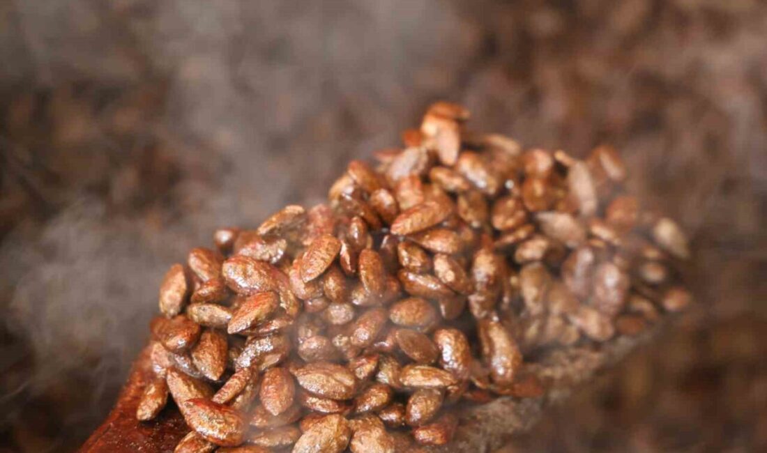 Elazığ’da geleneksel lezzetlere getirilen yenilikçi dokunuşla üretilen kahveli badem şekeri