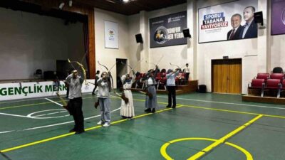 Muş’ta Gençlik ve Spor İl Müdürlüğü’ne bağlı gençlik merkezinde düzenlenen