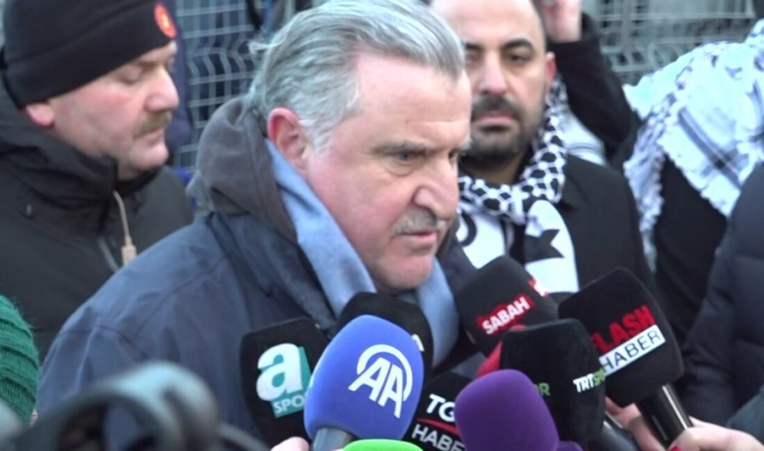 ’Büyük Gazze Yürüyüşü’nde konuşan Gençlik ve Spor Bakanı Osman Aşkın