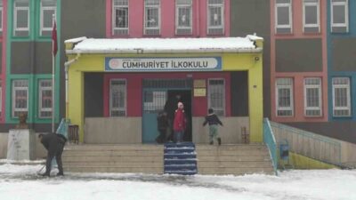 Batman’ın Gercüş ilçesinde etkili olan dondurucu soğuklar nedeniyle eğitim-öğretime 1