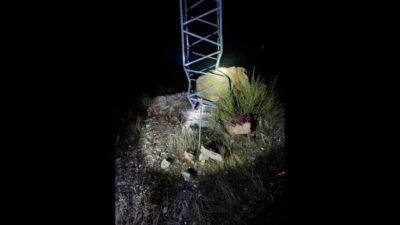 Batman’ın Gercüş ilçesi Aydınlı Mağaralı köyünde yamaçtan kopan dev bir