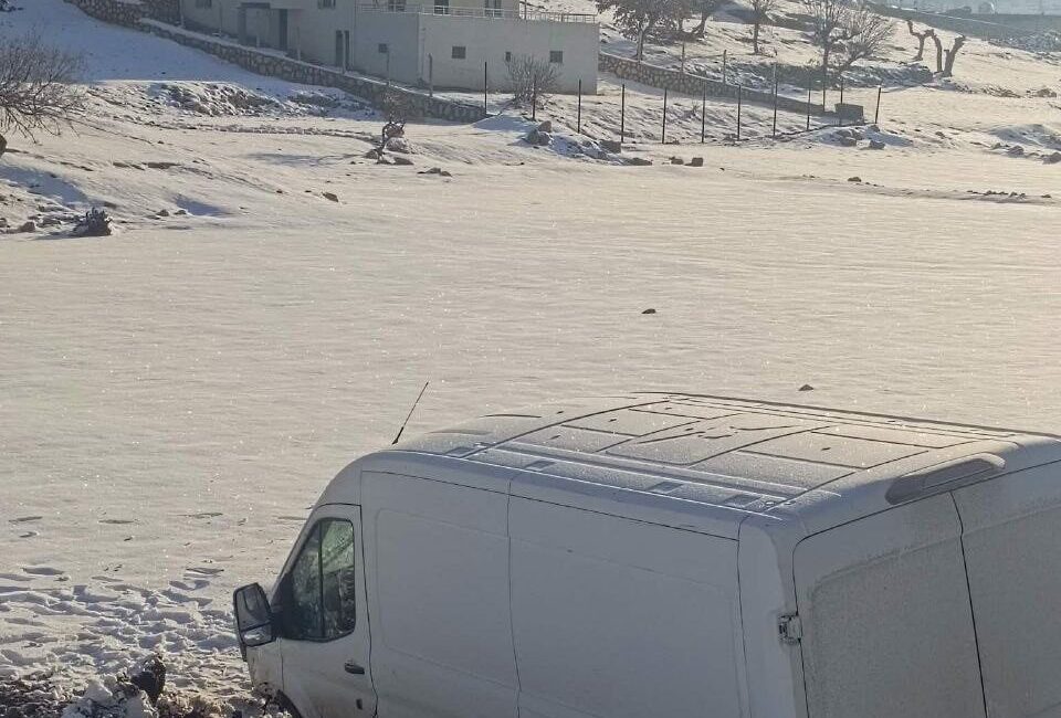 Batman’ın Gercüş ilçesinde kontrolden çıkarak şarampole yuvarlanan minibüste bulunan 3