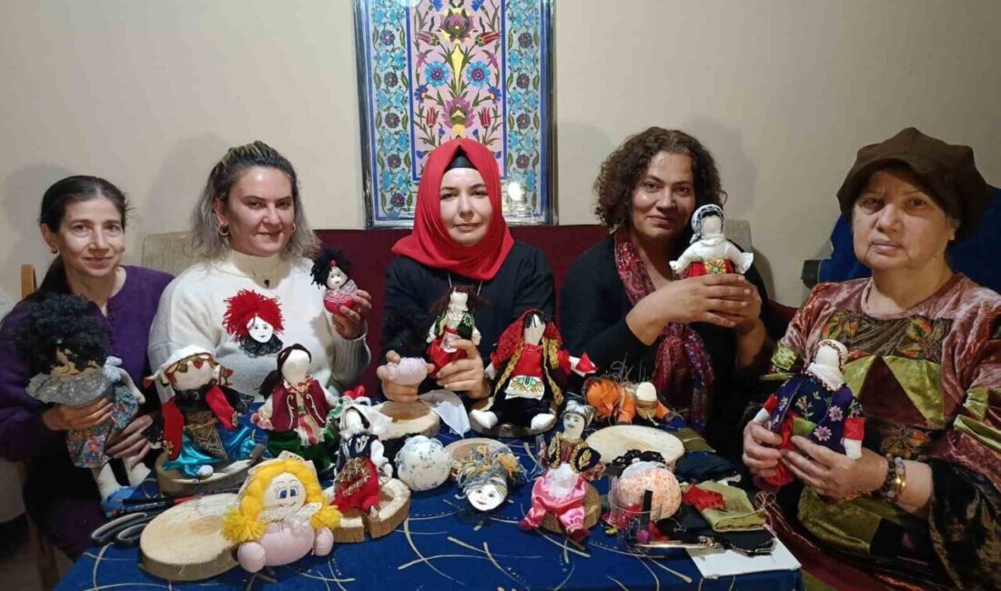 Edirne’de yaşayan 76 yaşındaki Emine Çağlayan, “İlkyaz Bez Bebekleri” projesi