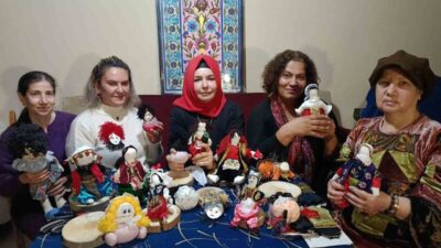 Edirne’de yaşayan 76 yaşındaki Emine Çağlayan, “İlkyaz Bez Bebekleri” projesi