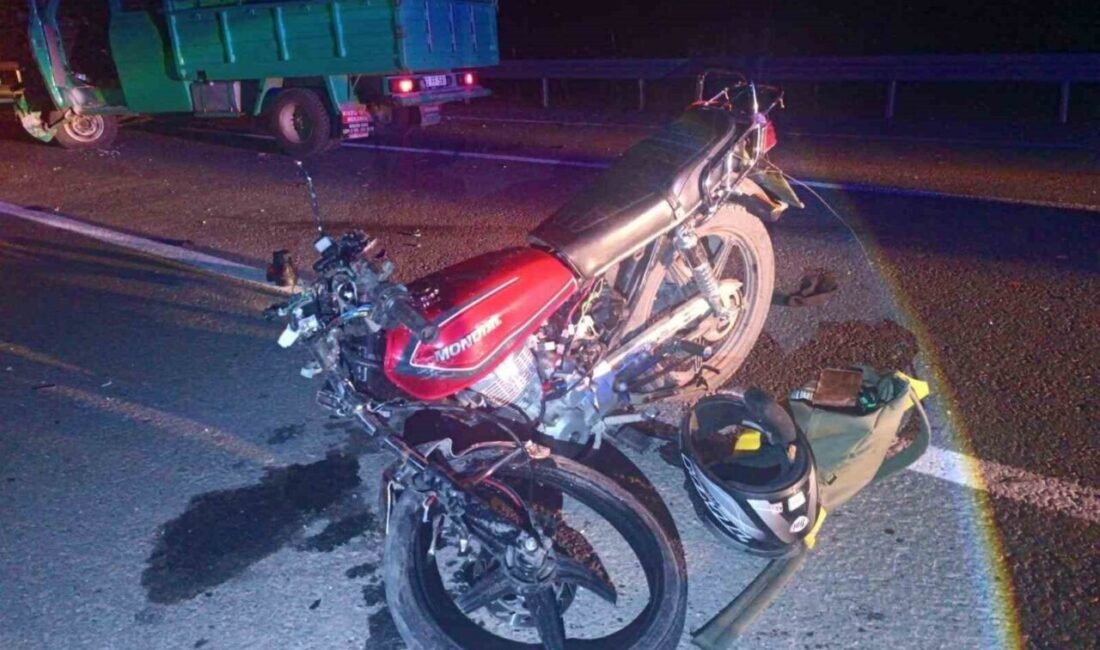 Giresun’un Yağlıdere ilçesinde kamyonet ile motosikletin çarpıştığı trafik kazasında 2